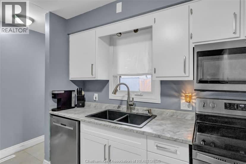 150 Lark STREET — photo 11 of 35