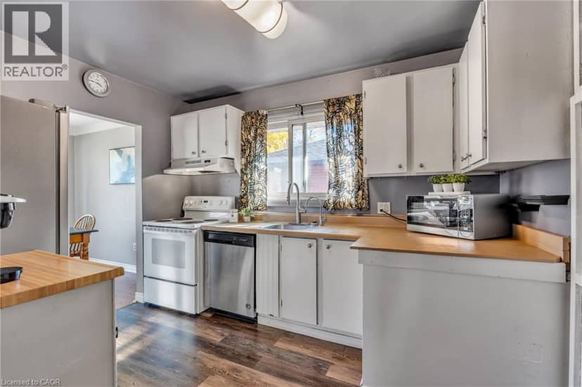 6861 HAGAR Avenue — photo 11 of 40