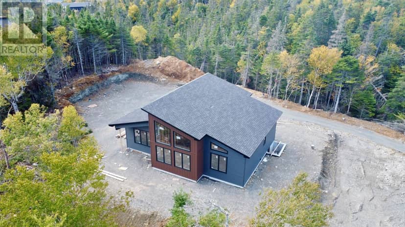 8 Lakeside Drive — photo 7 of 9