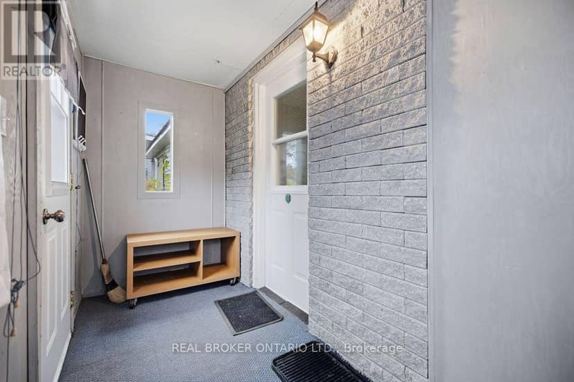 800 Pinegrove Crescent, Petawawa, photo 2