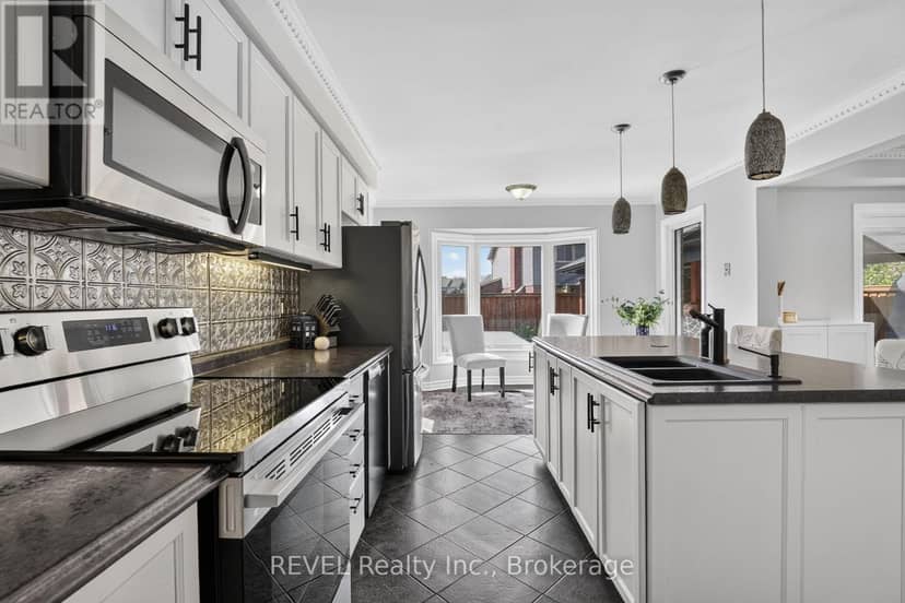 10 Meadowbrook Lane — photo 13 of 40