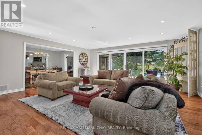 98 Idlewood Drive, Springwater