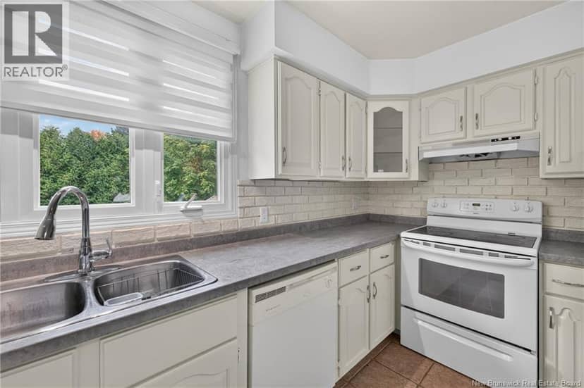 946 Francois Street, Beresford, photo 6