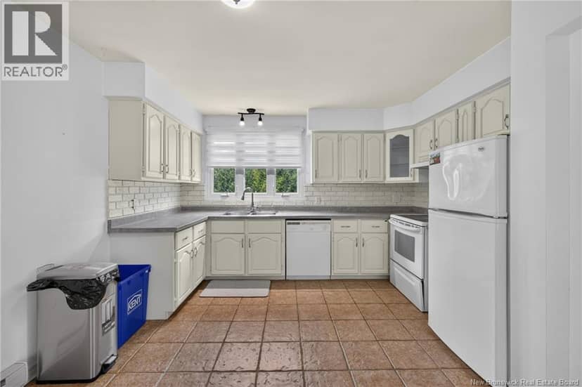 946 Francois Street, Beresford, photo 4