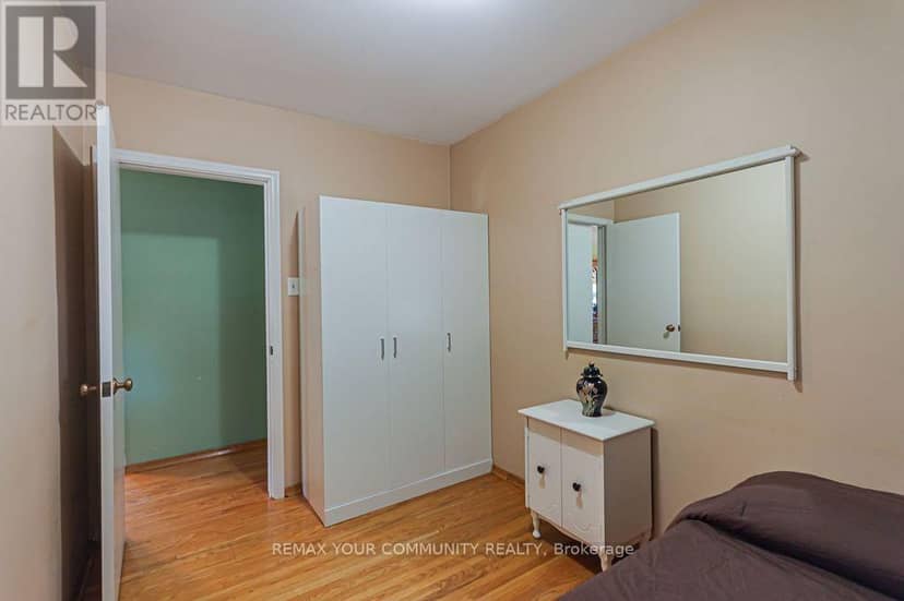 15 Valencia Crescent — photo 15 of 38