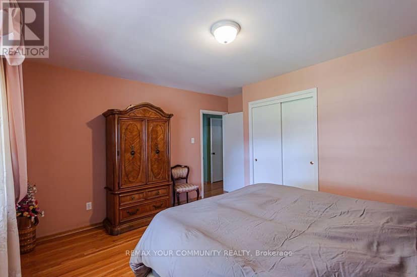 15 Valencia Crescent — photo 17 of 38