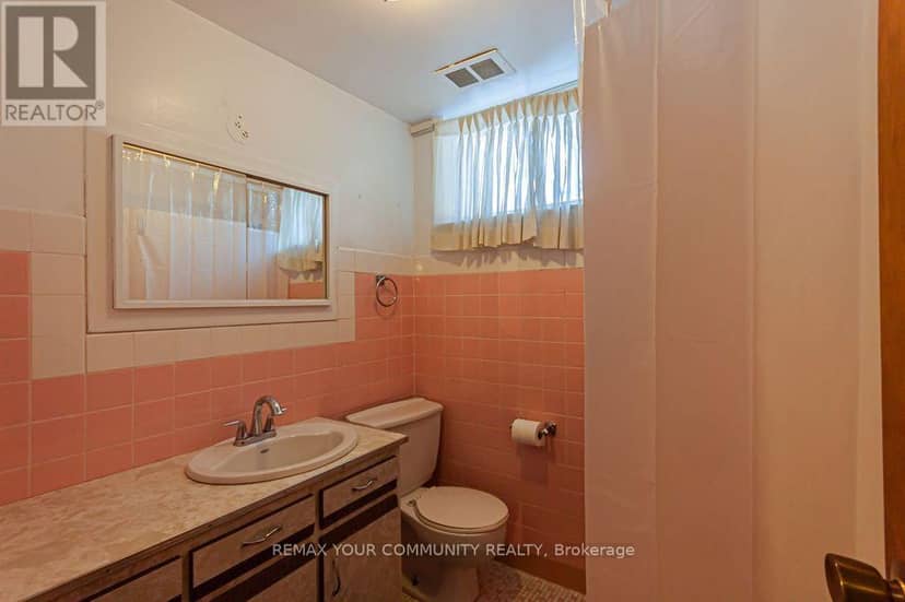 15 Valencia Crescent — photo 29 of 38