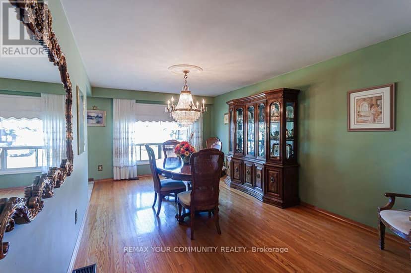 15 Valencia Crescent, Toronto, photo 4