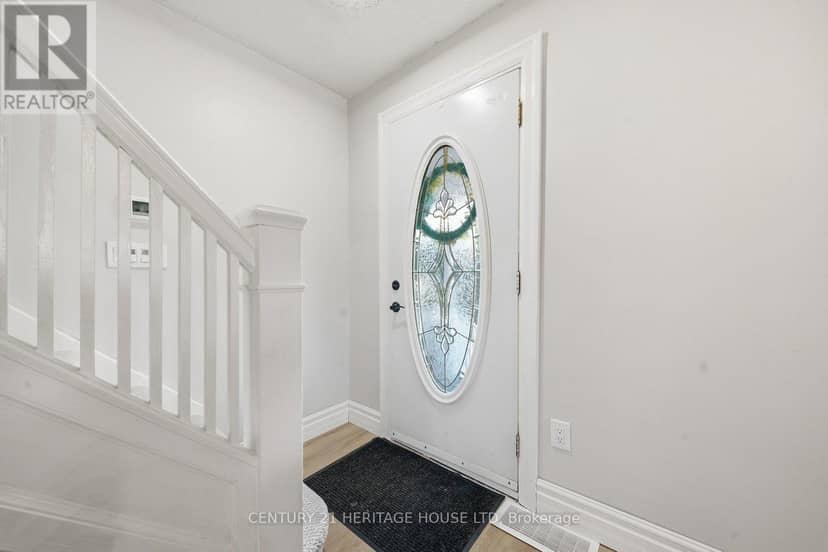 144 St George Street — photo 7 of 40