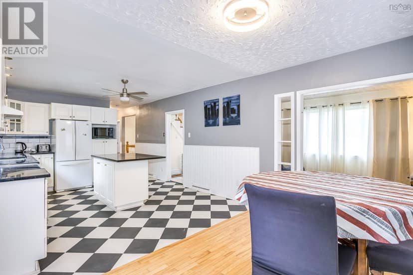 36 Erin Drive — photo 10 of 40
