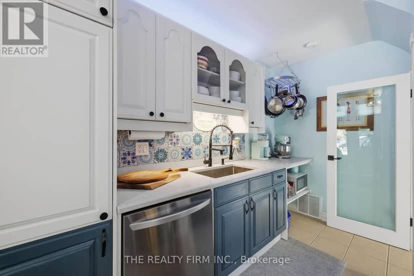 28 Thomas Janes Drive — photo 24 of 40