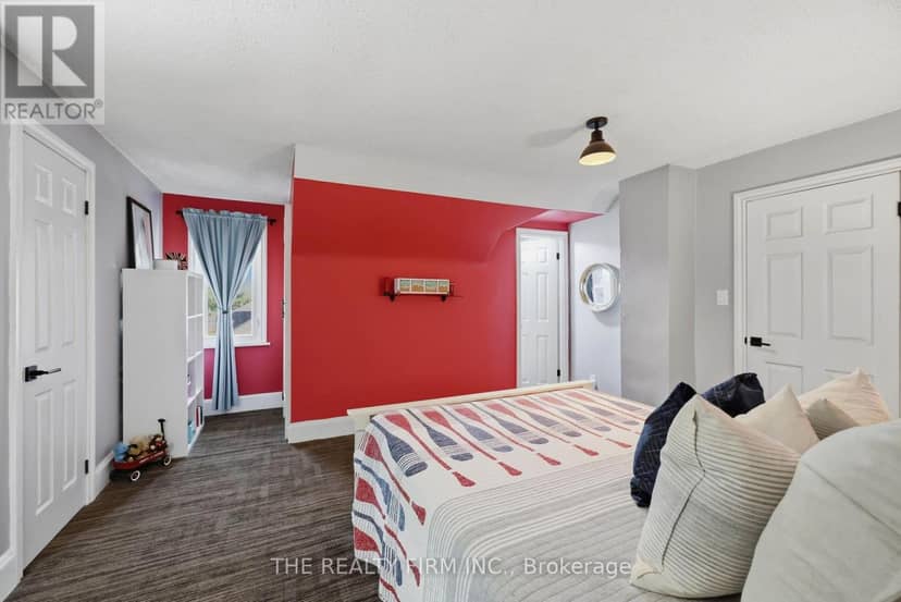 28 Thomas Janes Drive — photo 34 of 40