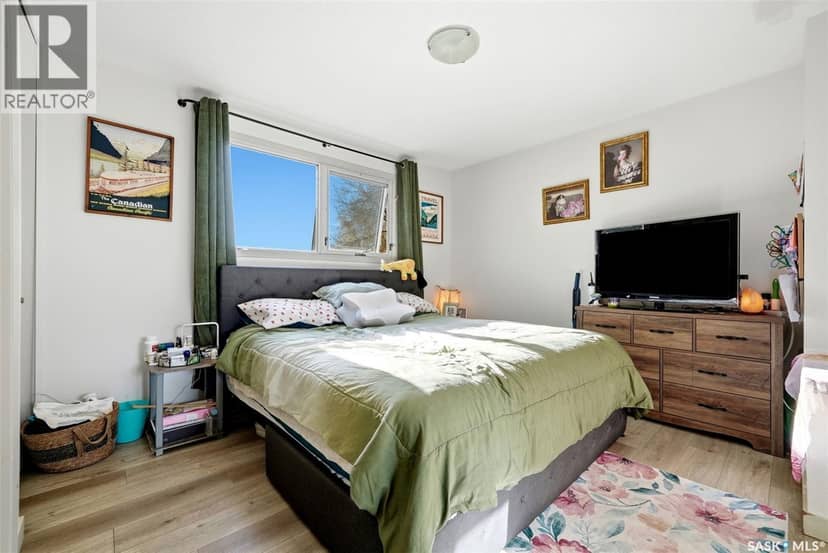 31 Berenson AVENUE — photo 15 of 40