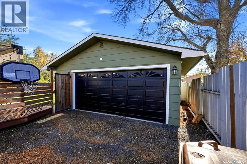 31 Berenson AVENUE — photo 39 of 40