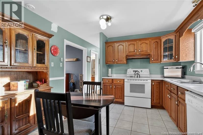 124 Redmond Street — photo 7 of 39