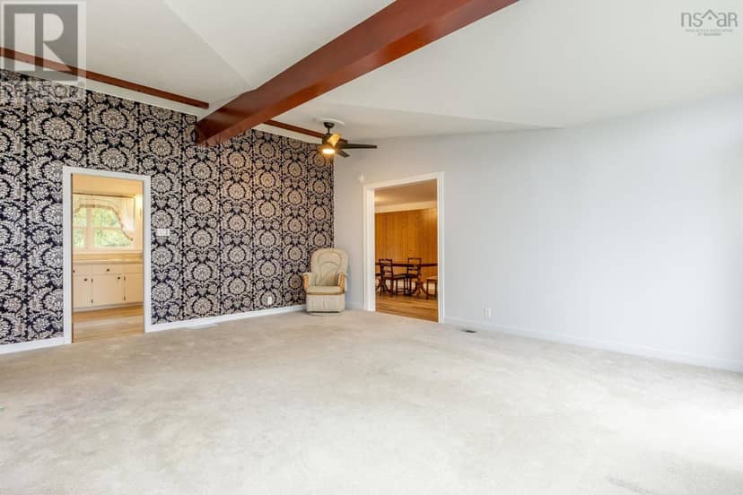 489 Pine Ridge Avenue — photo 9 of 40