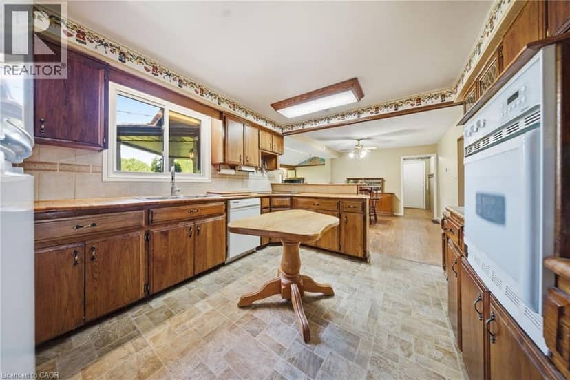 800 TREMAINE Avenue S — photo 13 of 40