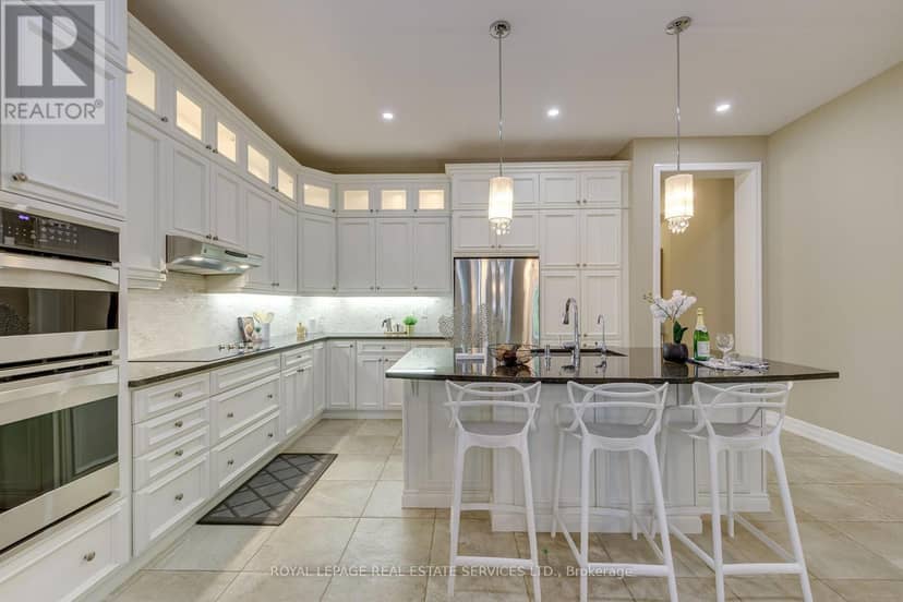 144 North Park Boulevard — photo 15 of 40