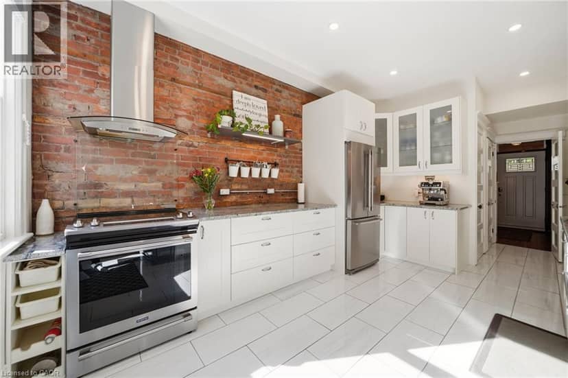 35 FAIRLEIGH Avenue S, Hamilton, photo 8
