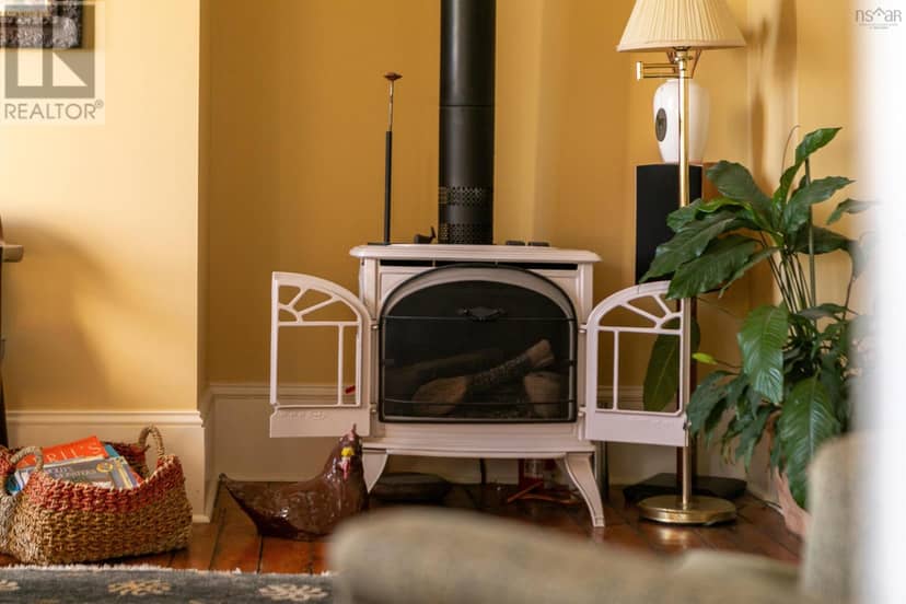 33 Cuisack Street — photo 16 of 40