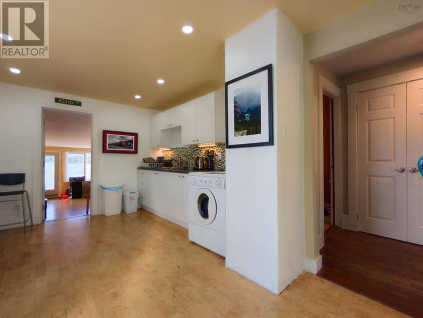 223 St George Street — photo 40 of 40