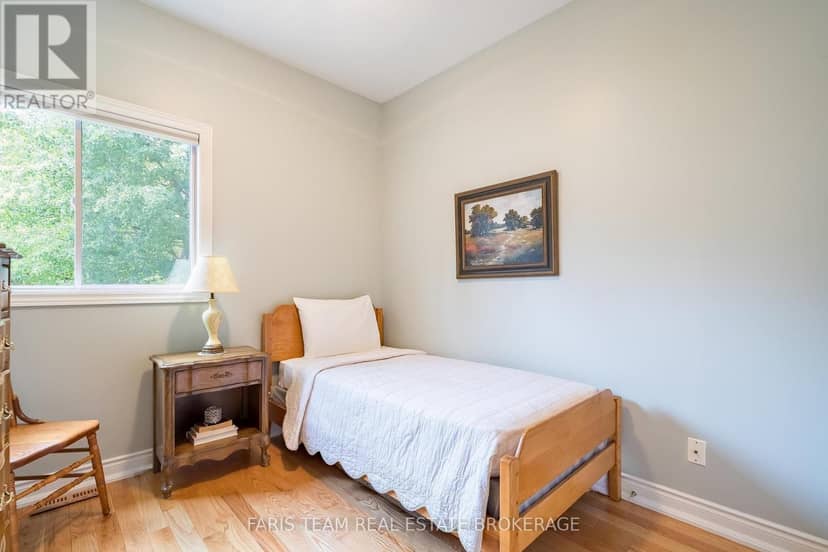 1011 Ferrier Avenue — photo 10 of 21