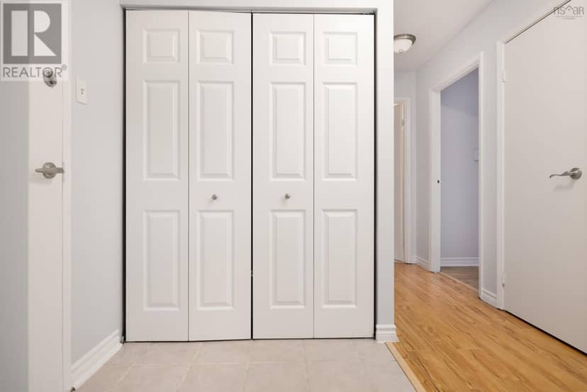 111 7 Jamieson Street — photo 5 of 34