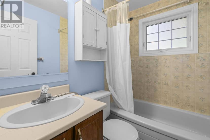 16 Rothsay Court — photo 23 of 40
