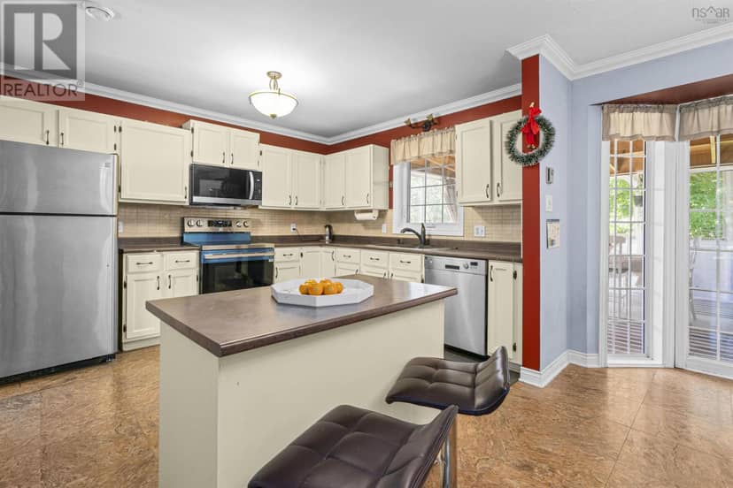 16 Rothsay Court, Lower Sackville, photo 3