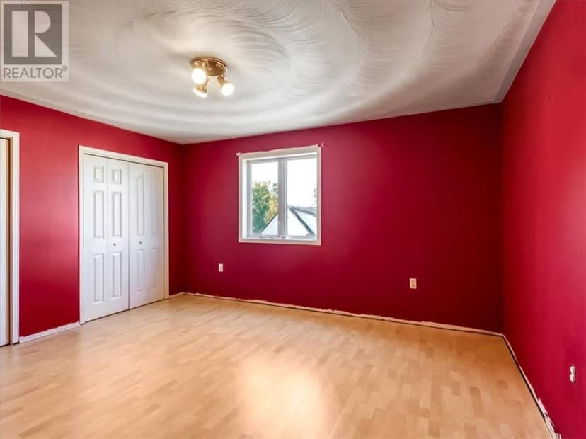 34 Lorne St. — photo 19 of 40
