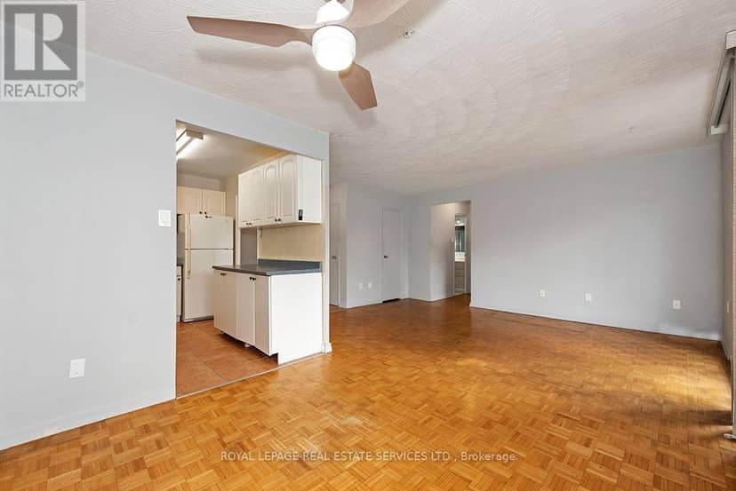 305 - 785 Browns Line — photo 13 of 35