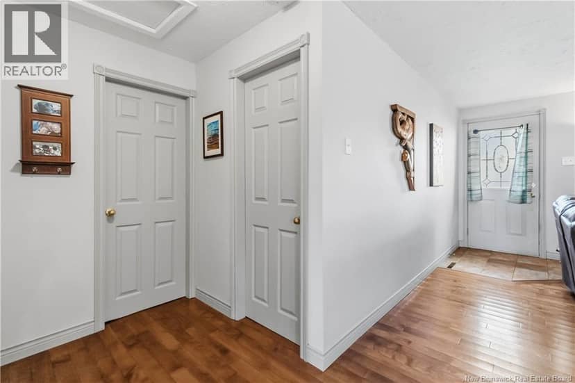 184 Branch Street — photo 7 of 40