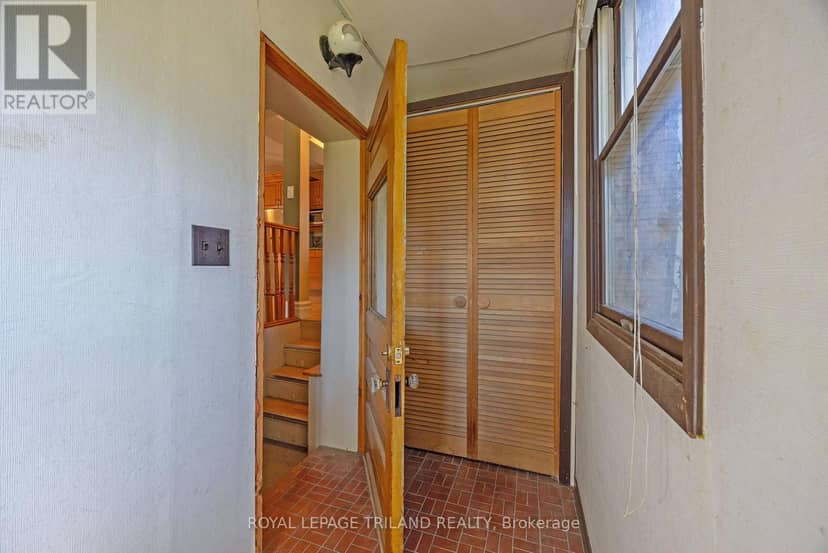 22 Hemlock Street — photo 17 of 38