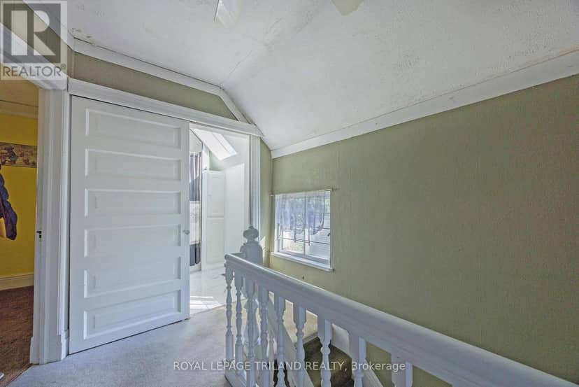 22 Hemlock Street — photo 18 of 38