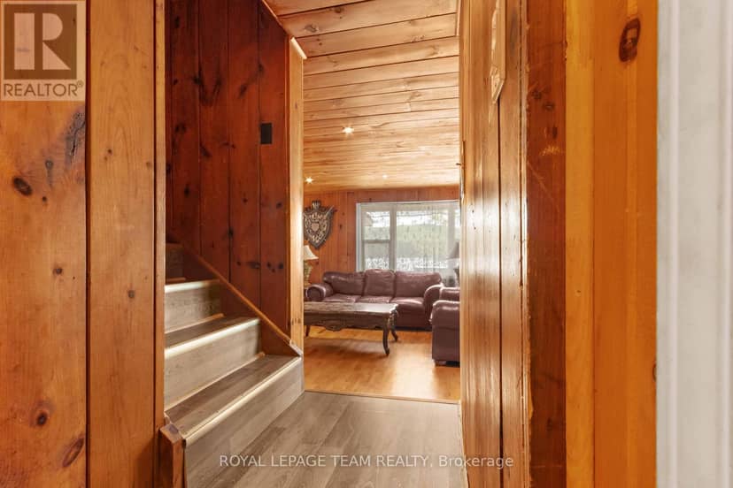 682 Long Lake Road — photo 11 of 40