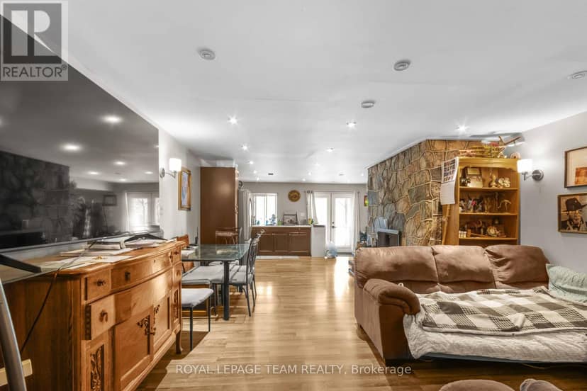 682 Long Lake Road — photo 34 of 40