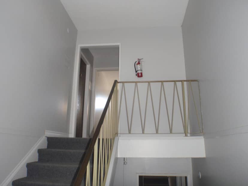 5135 52 Avenue — photo 9 of 40