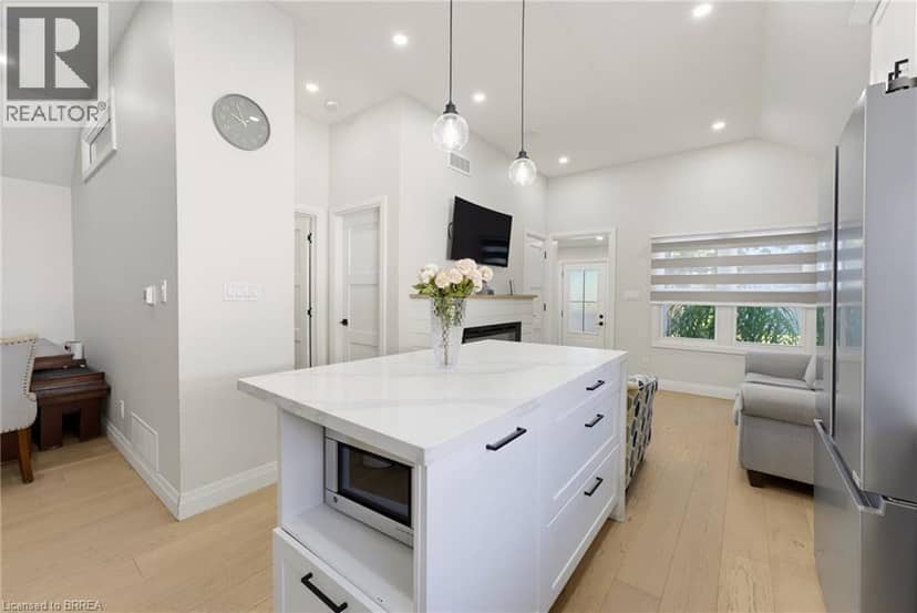 410 NELSON Street — photo 8 of 19