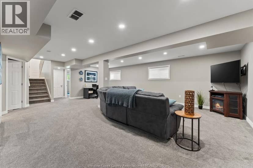 2476 Luxury — photo 21 of 35