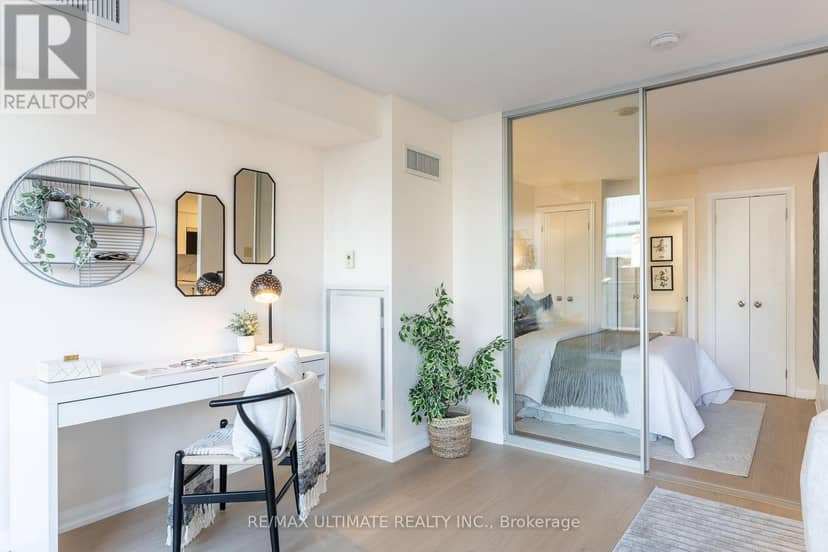627 - 111 Elizabeth Street — photo 20 of 37
