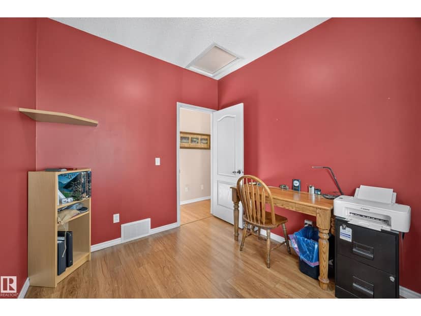 #31 1780 Glastonbury Bv NW — photo 33 of 40
