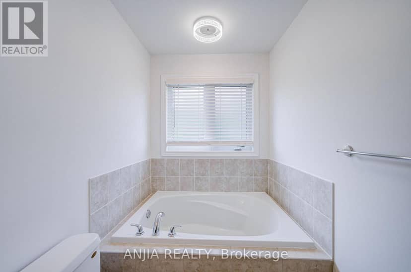 6 Expedition Crescent — photo 26 of 40