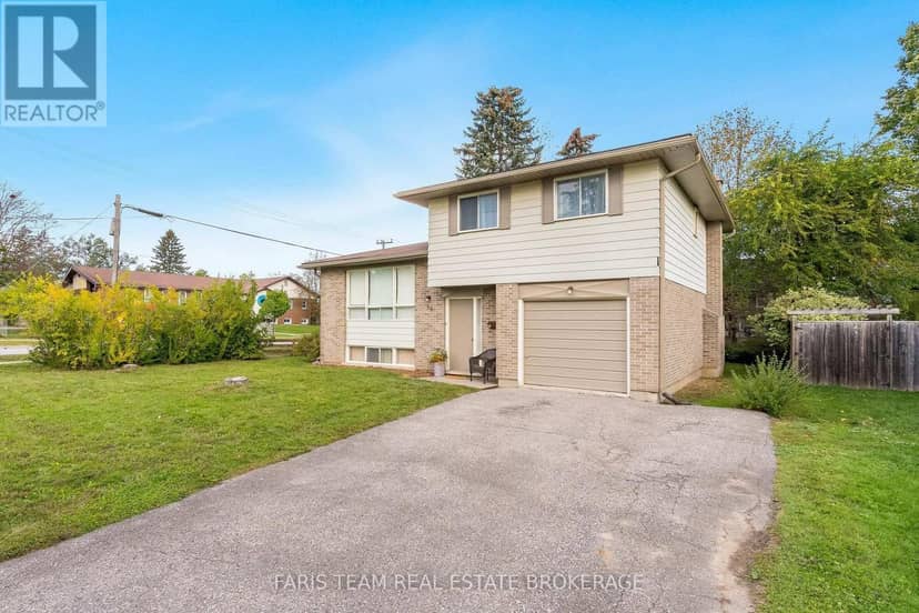 58 Steel Street, Barrie, photo 2
