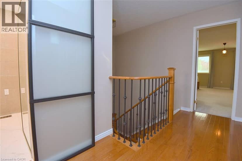 22 MOORE Crescent — photo 37 of 40