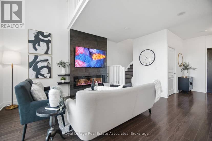 305 - 220 Burnhamthorpe Road W — photo 10 of 40