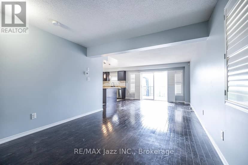 30 Lloydminster Avenue — photo 12 of 40