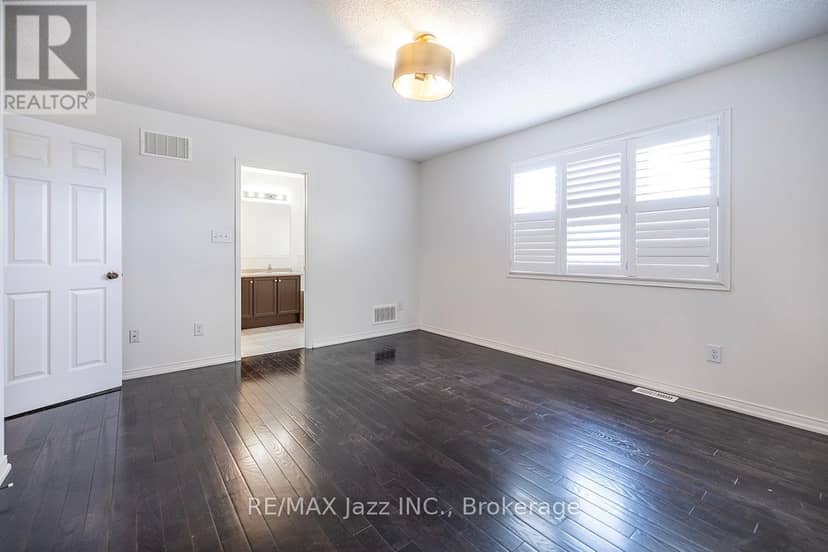 30 Lloydminster Avenue — photo 29 of 40