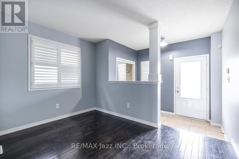 30 Lloydminster Avenue, Ajax, photo 5