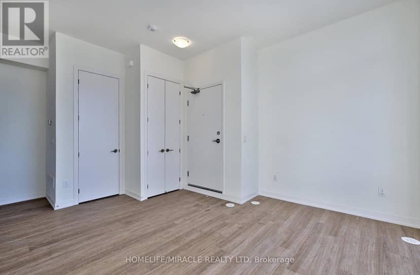 1221 - 8 David Eyer Road, Richmond Hill, photo 3