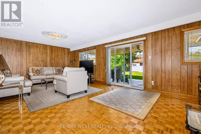 254 Maple Leaf Drive — photo 11 of 40